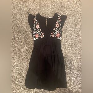 Francessca’s black floral flowy dress worn once size xs